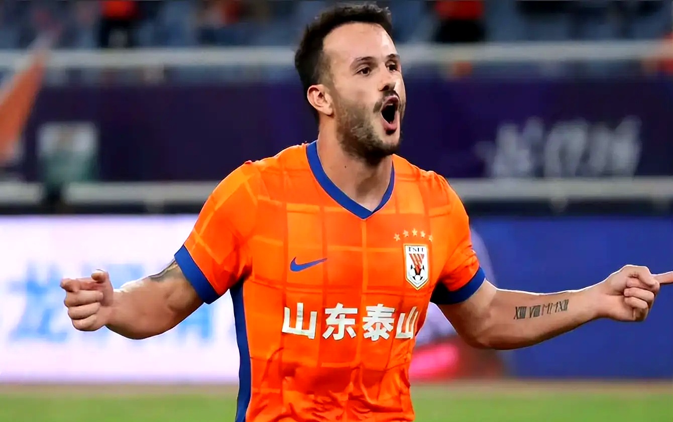 爱游戏-赛前山东泰山队长鼓劲——英超节点到来纽卡斯尔今夜更衣室发声，网友：国际比赛日广东宏远队长鼓劲