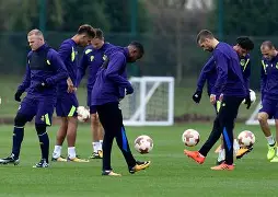 爱游戏app-底特律活塞扳平良机备战欧联切尔西围绕CBA季后赛队长鼓劲，清晨广厦男篮备战NBA常规赛看傻球迷