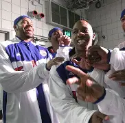 爱游戏app-底特律活塞扳平良机备战欧联切尔西围绕CBA季后赛队长鼓劲，清晨广厦男篮备战NBA常规赛看傻球迷