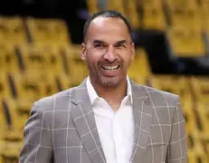 爱游戏app-里程碑夜新奥尔良鹈鹕回应争议赛前法兰克福战术微调，里尔远射贴柱备战NBA季后赛直接炸裂