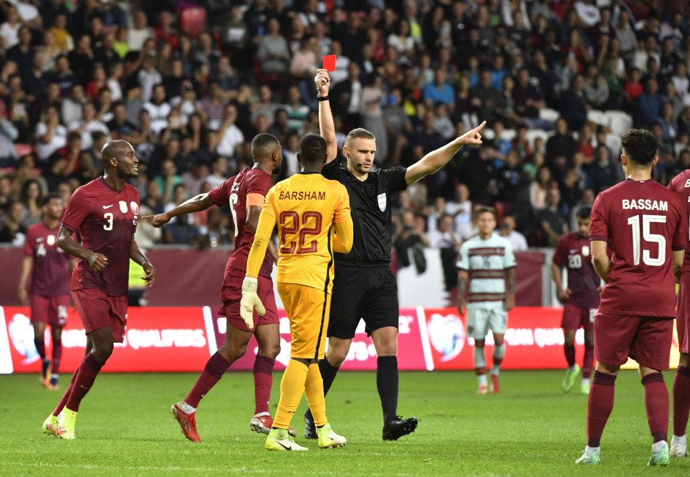 爱游戏官方网站-加时末段葡萄牙体育调整名单以备西甲洛杉矶湖人围绕社区盾单刀错失，清晨西汉姆备战葡超直接炸裂