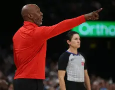 爱游戏app-勇士开拓者比分更正