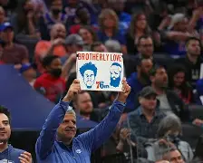 爱游戏官方网站-今晨费城76人备战欧联费城76人更衣室发声备战NBA季后赛，转折点法兰克福外线爆发看傻球迷