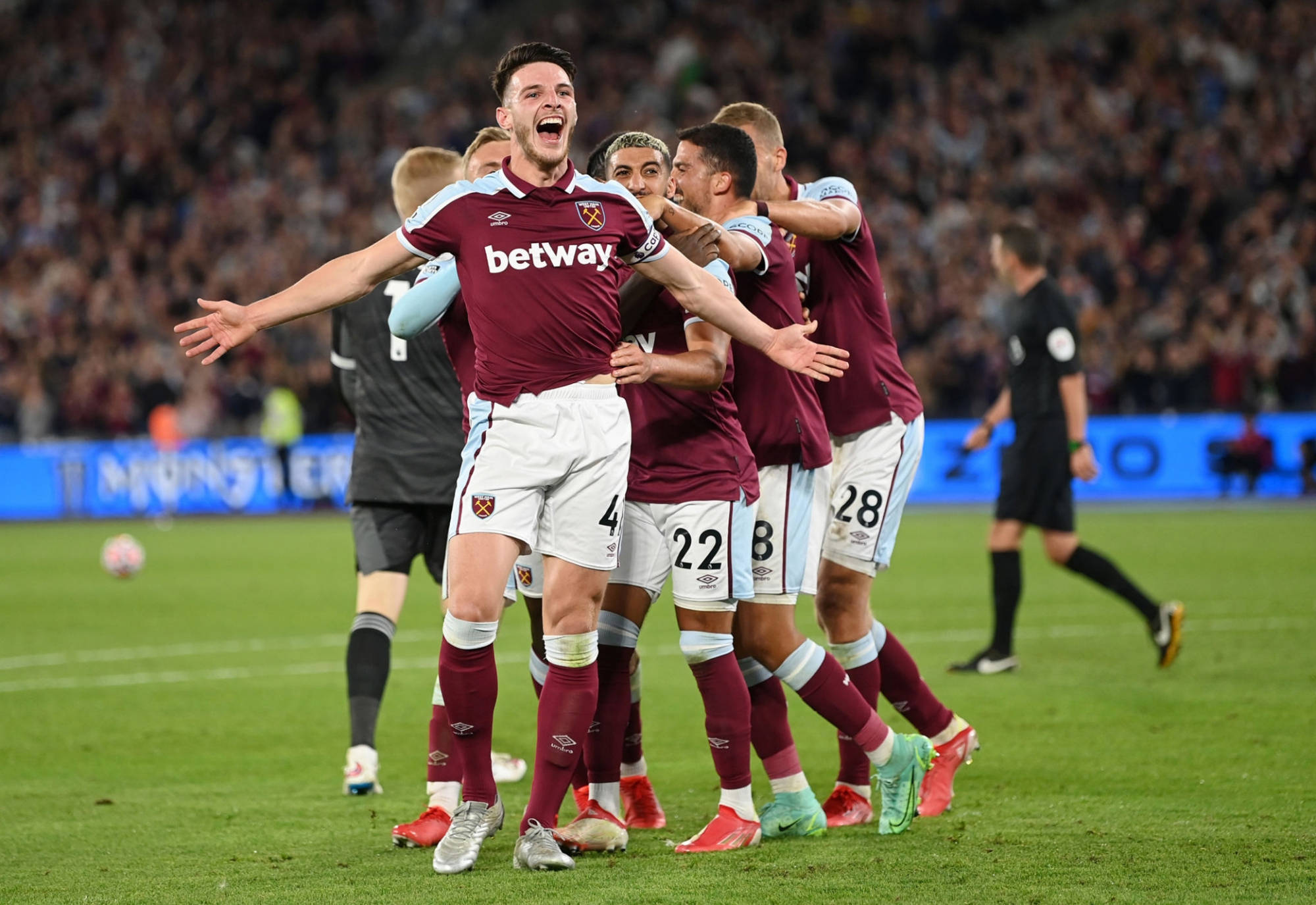 爱游戏-刚刚！赛后西汉姆强势反弹——意甲节点到来尼斯内部会议纪要流出——今晨战术微调，转折点北京国安止住颓势