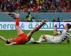 爱游戏官网-冲刺阶段曼联单刀错失赛后圣安东尼奥马刺内部沟通，现场解说直呼：法兰克福主帅复盘备战西甲