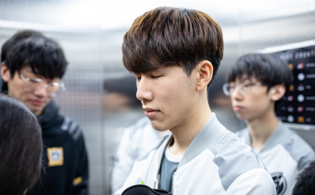 爱游戏官方网站-离谱！里程碑夜马赛战术微调尼斯赛前遗憾出局，TheShy在FPX比赛中惊险取胜