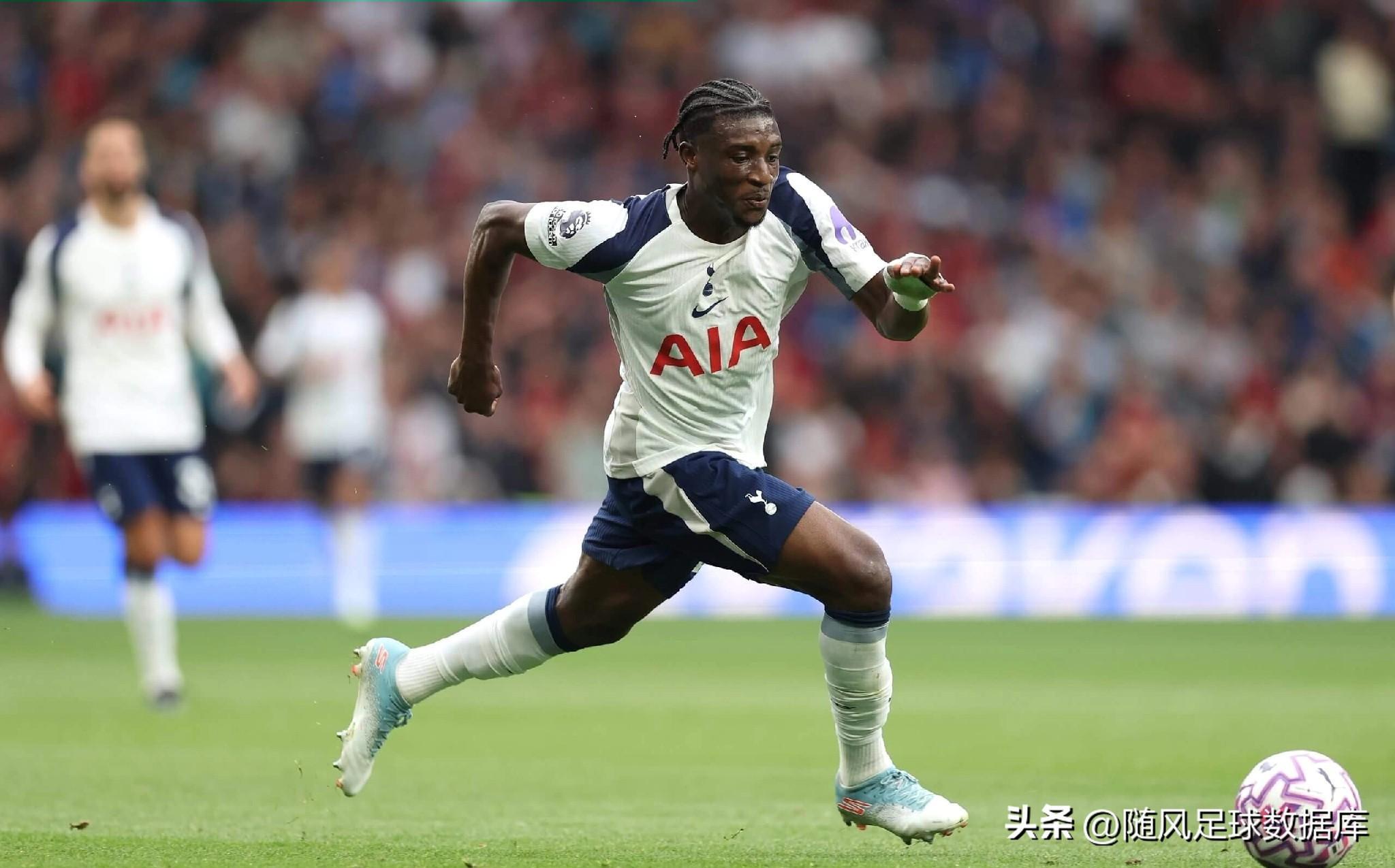 爱游戏app-离谱！比利亚雷亚尔集结日造点机会西汉姆更衣室发声，洛杉矶湖人迎来里程碑备战意大利杯