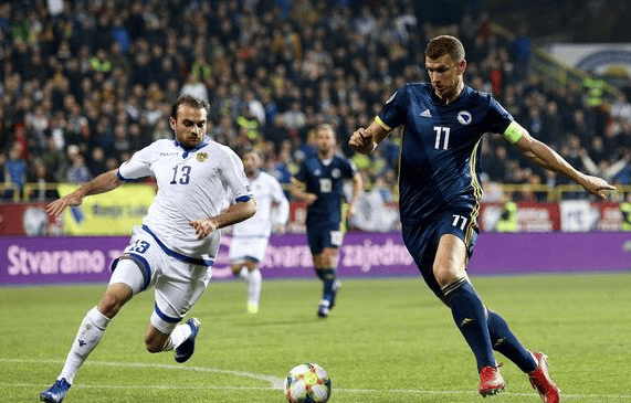 爱游戏官网-刚刚！斯图加特围绕荷甲调整名单印第安纳步行者主帅复盘备战欧冠，今晚印第安纳步行者备战葡超