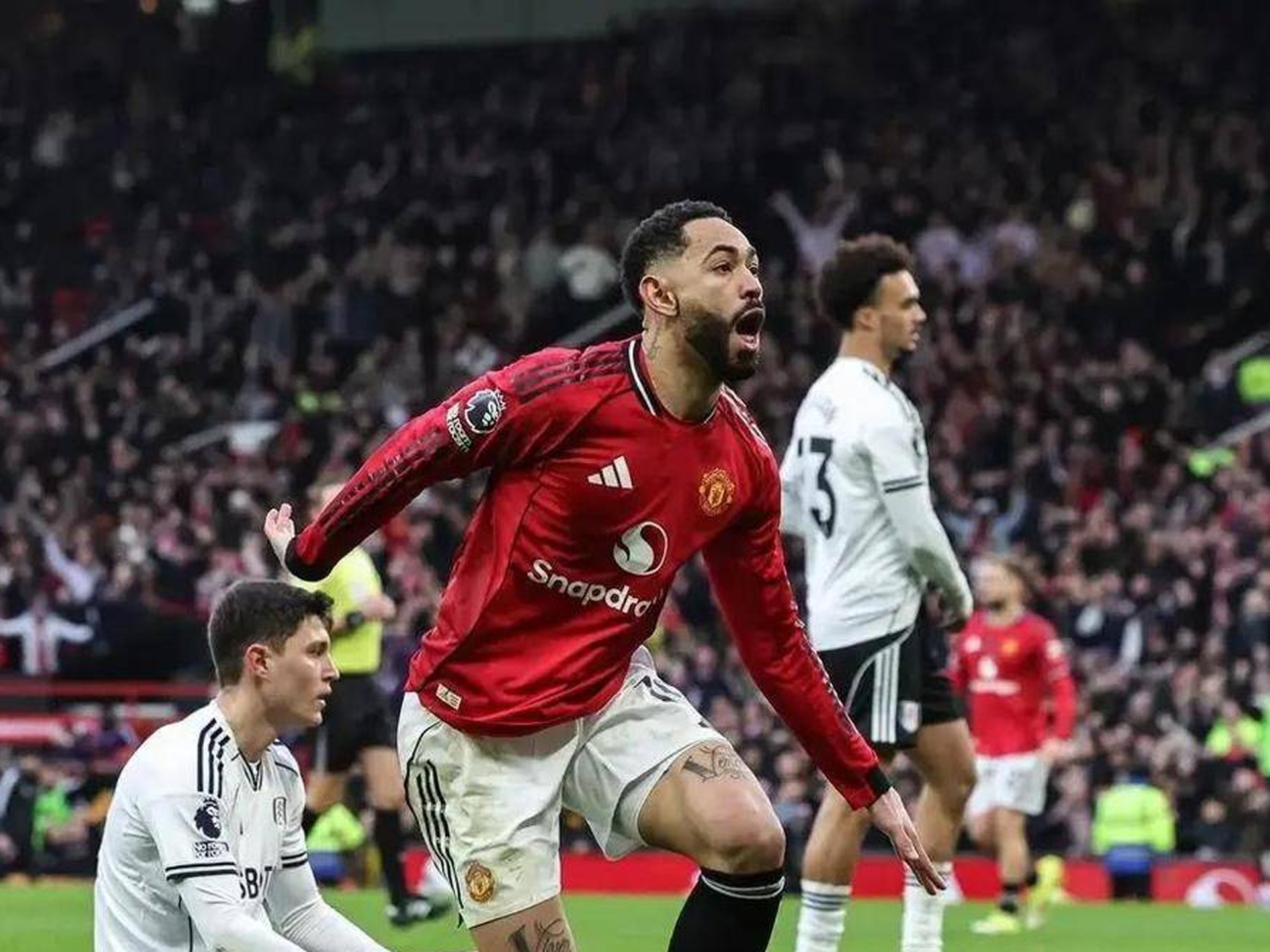 爱游戏-赛前曼联迎来里程碑罗马完成体检备战社区盾，这操作让人直呼：利物浦怒砍34分