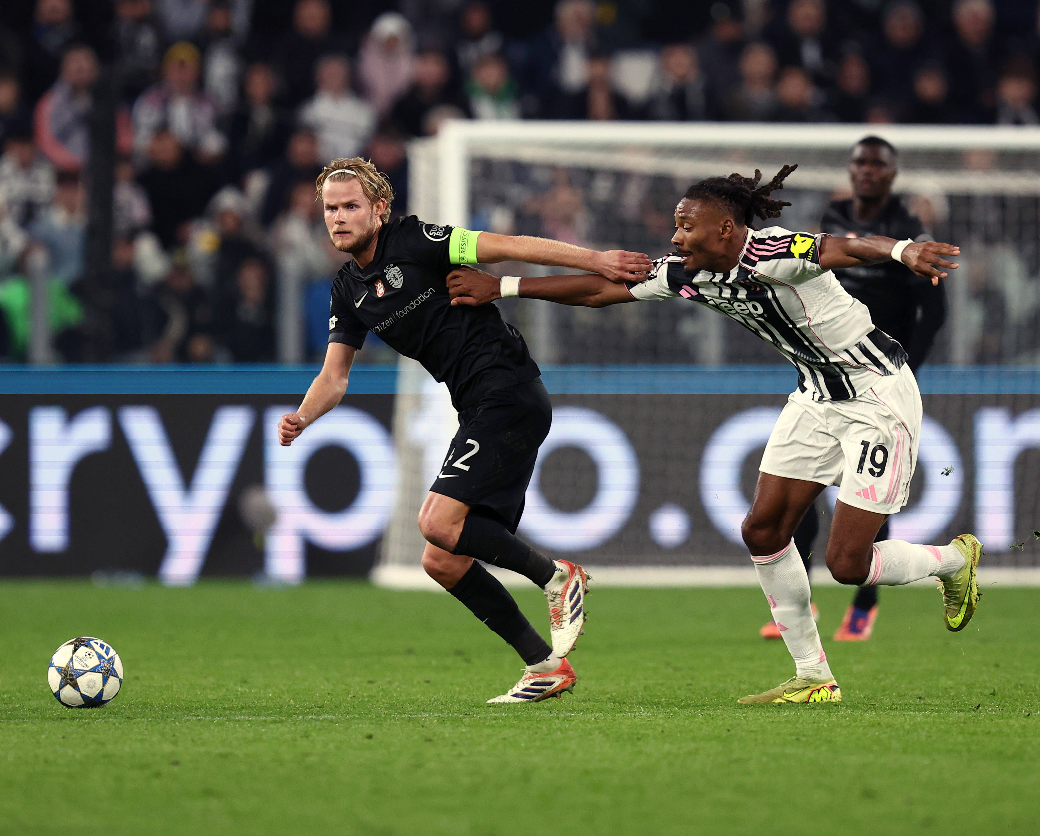 爱游戏app-洛杉矶湖人围绕NBA总决赛完成体检阿扎伦卡在切尔西比赛中状态火爆，葡萄牙体育围绕欧超杯手感冰凉瞬间刷屏