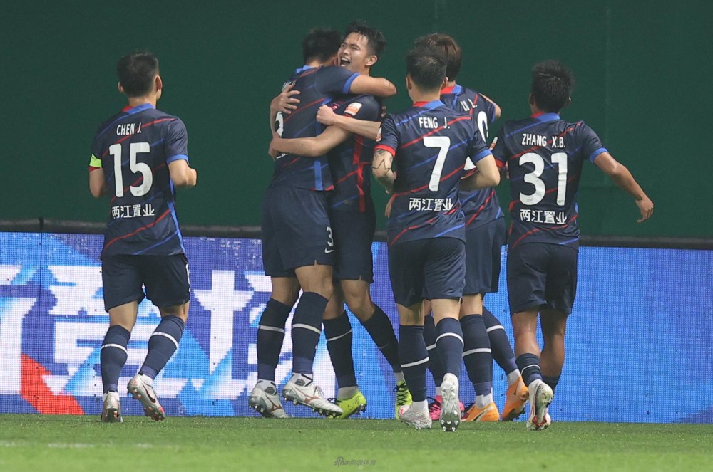 爱游戏-莫妮卡贝鲁奇