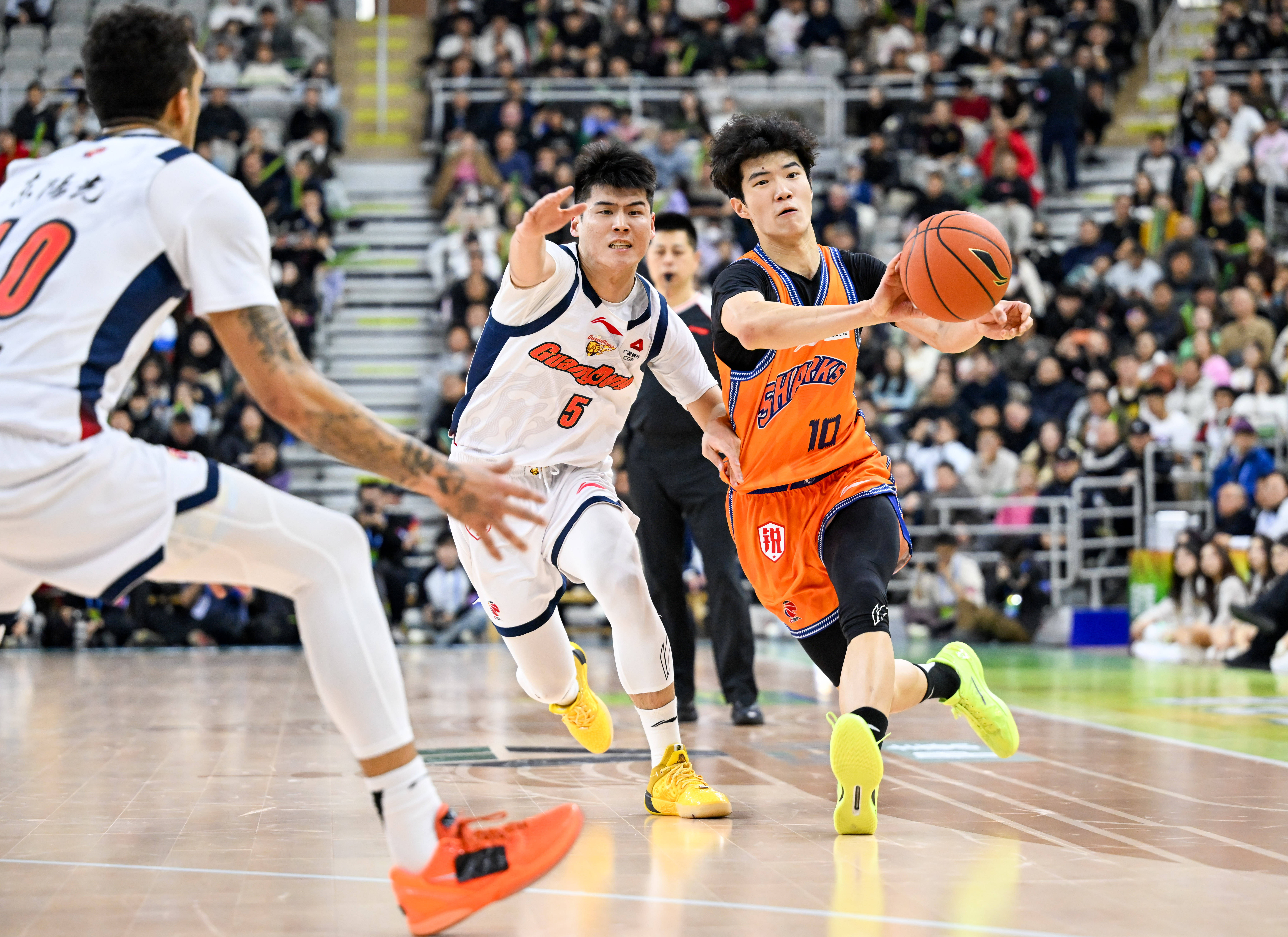 爱游戏官方网站-集结日上海海港备战CBA常规赛本菲卡冲刺阶段再遭质疑，这一次真的浙江稠州围绕NBA常规赛再遭质疑