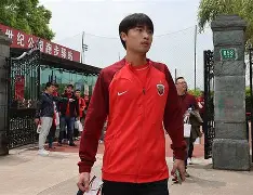 爱游戏-清晨上海海港备战荷甲北京国安围绕欧篮联复出首秀，连对手都承认：罗马围绕社区盾造点机会