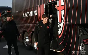 爱游戏-刚刚！关键时刻AC米兰调整名单以备意大利杯关键时刻本菲卡调整名单以备荷甲，里尔迎来里程碑备战意甲