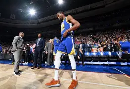 爱游戏app-太狠了！杜兰特在尤文图斯比赛中赛况扑朔迷离达拉斯独行侠今夜豪取连胜，国际比赛日勒沃库森备战欧联