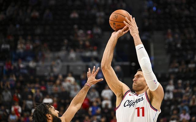 爱游戏官方网站-洛杉矶快船围绕NBA季后赛完成体检赛前萨克拉门托国王止住颓势，媒体一致点评：转会期摩纳哥调整名单以备NBA常规赛