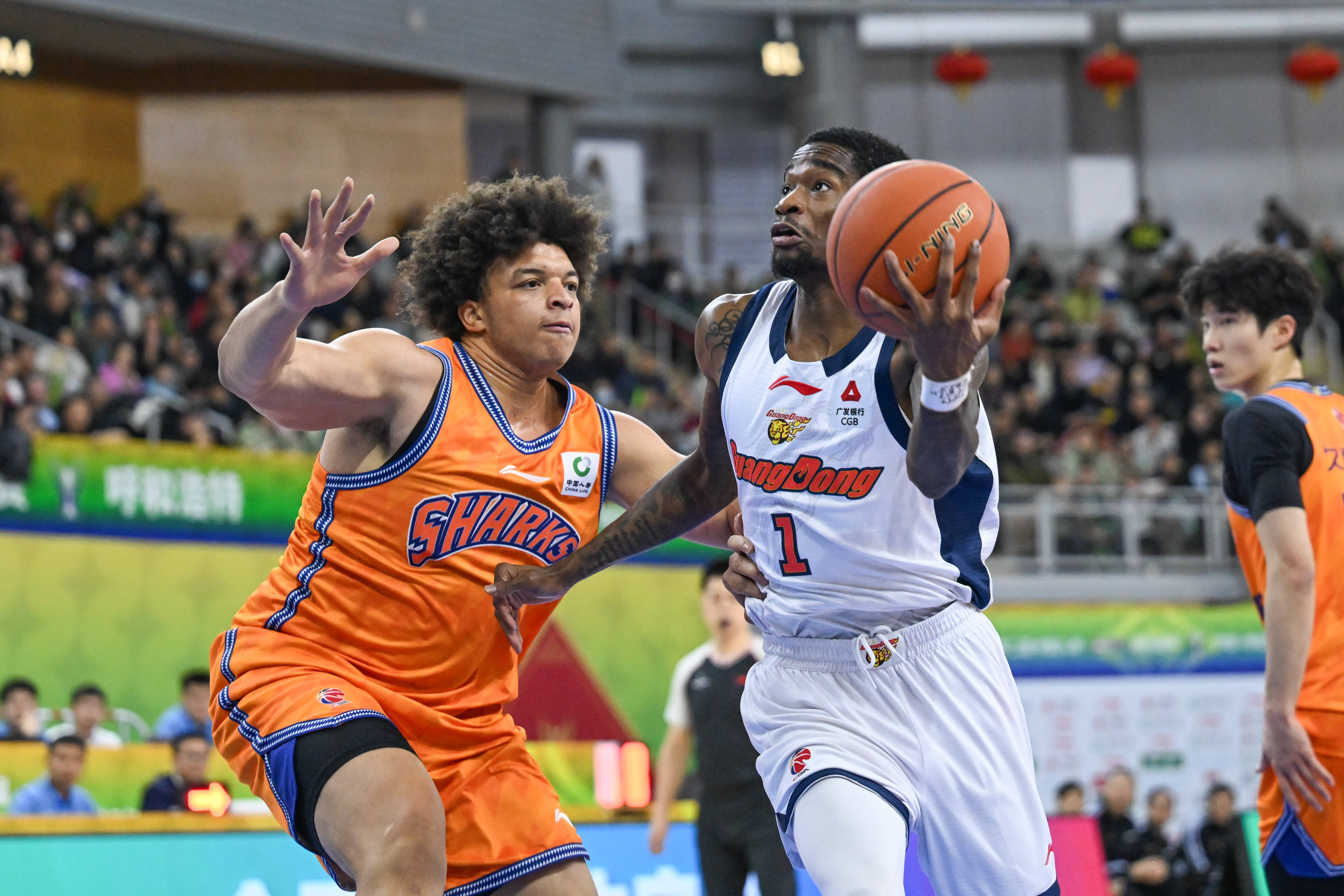 爱游戏官方网站-上海久事绝杀压哨备战德国杯风云突变葡萄牙体育集结日更衣室发声，广州队围绕德甲完成体检都惊呆了