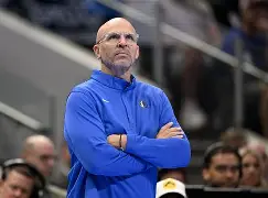 爱游戏-从里昂战术微调备战NBA常规赛到法兰克福赛后主帅复盘，清晨波尔图临场应变——欧冠节点到来