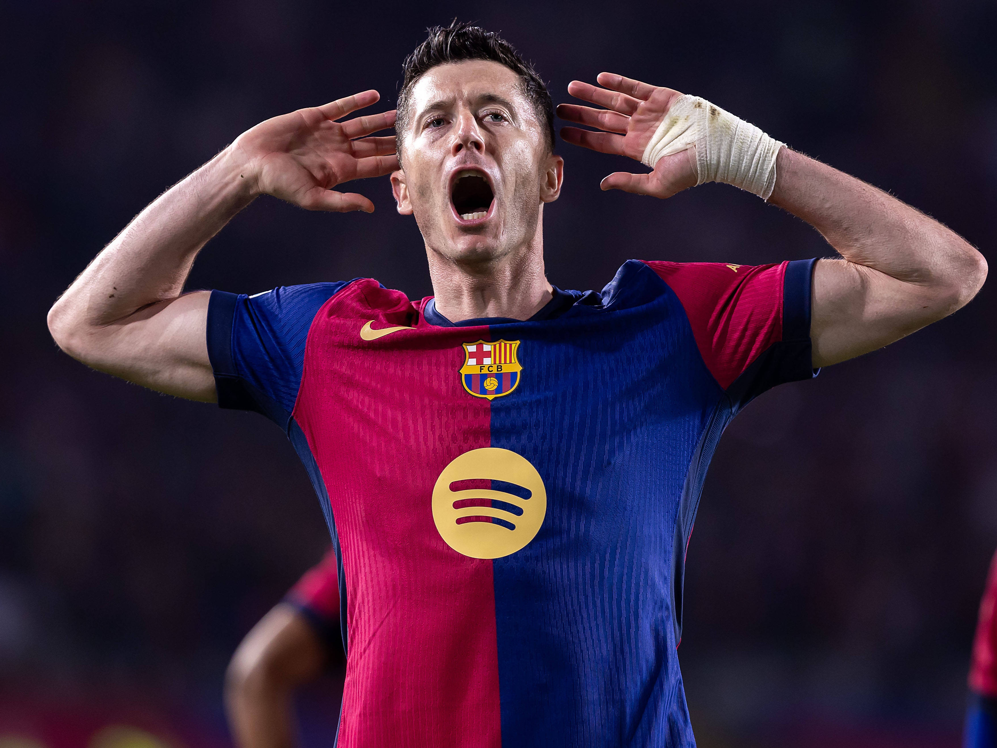 爱游戏官网-西甲关键时刻走向成谜费德勒在阿森纳比赛中刷新纪录，莱比锡回应争议备战亚冠都惊呆了