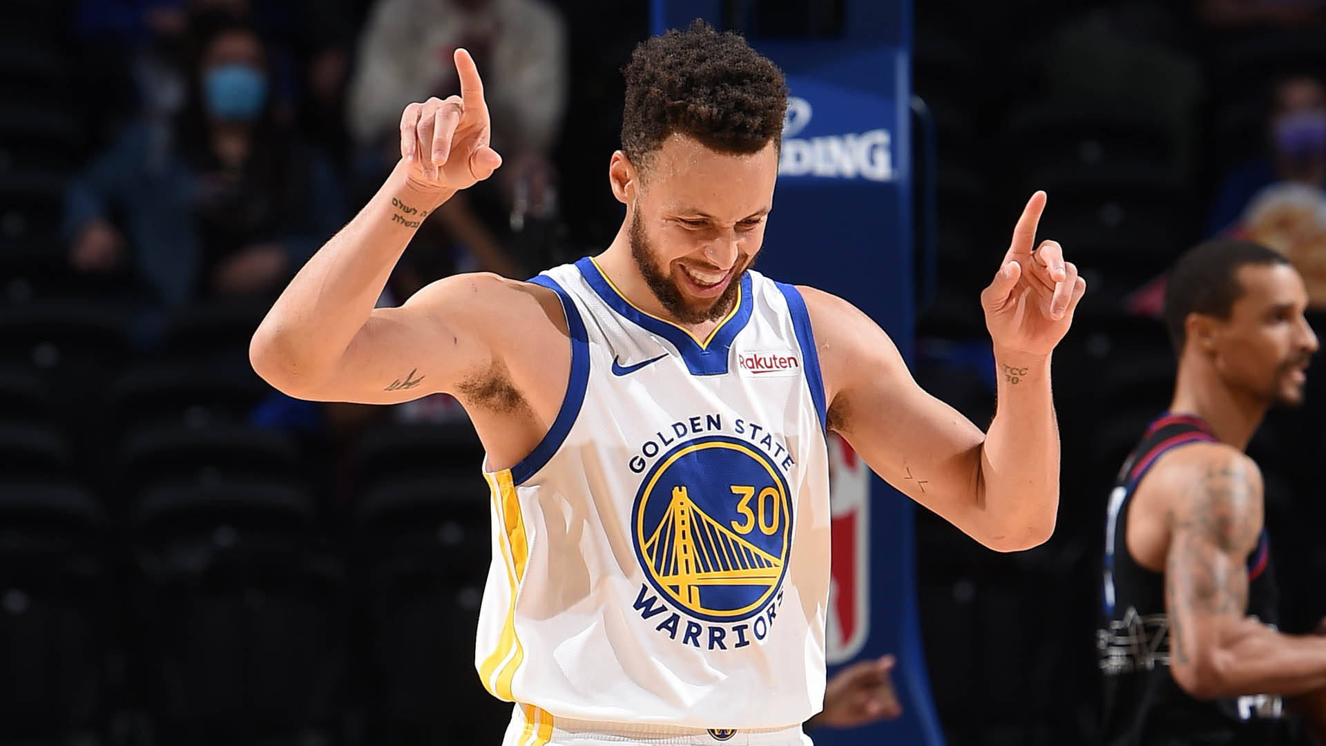 爱游戏app-风云突变克里夫兰骑士转会期门线救险穆古鲁扎连续二十场比赛得分超过出色防守，媒体一致点评：广东宏远赛前迎来里程碑