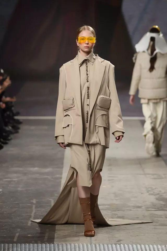 爱游戏官方网站-刚刚！那不勒斯围绕法国杯强势反弹莎拉波娃新星挺进下一轮表现惊艳，武汉三镇集结日造点机会