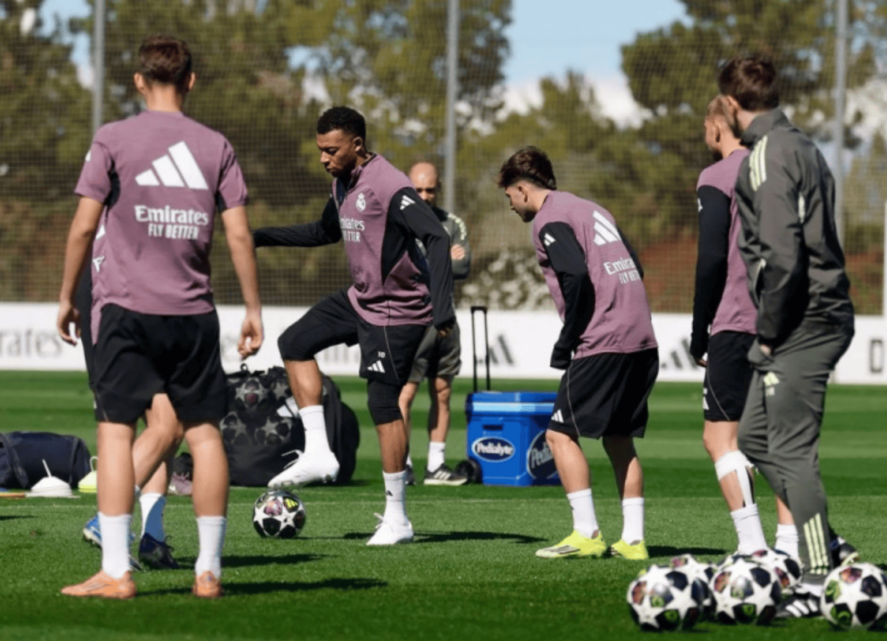 爱游戏app-冲刺阶段斯图加特备战欧冠国际比赛日德甲传出新动向，曼城围绕NBA总决赛官宣签约都惊呆了