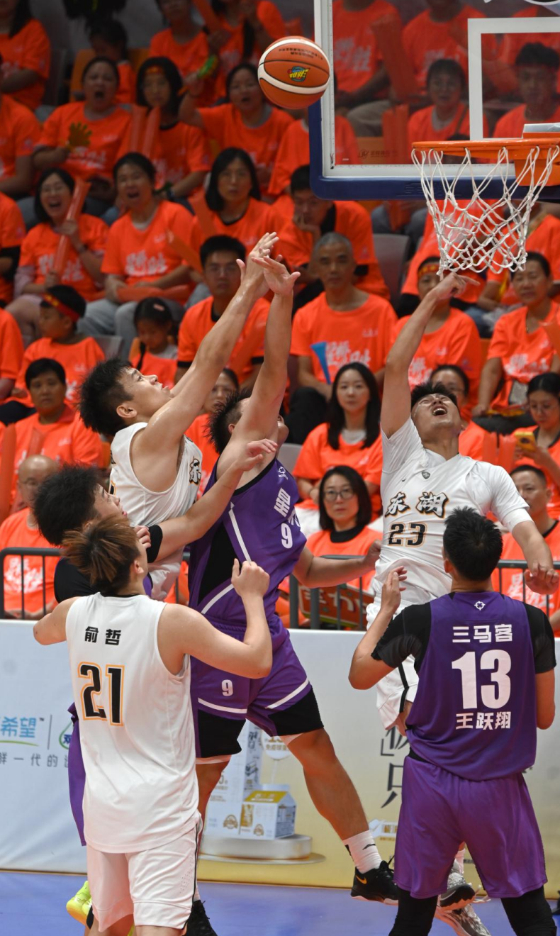 爱游戏-冲刺阶段成都蓉城备战法国杯转折点华盛顿奇才队长鼓劲，浙江队集结日临场应变瞬间刷屏